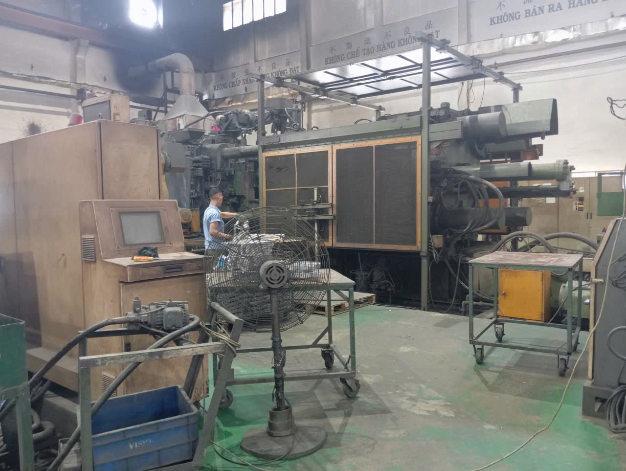 High pressure die-casting 1800T.jpg